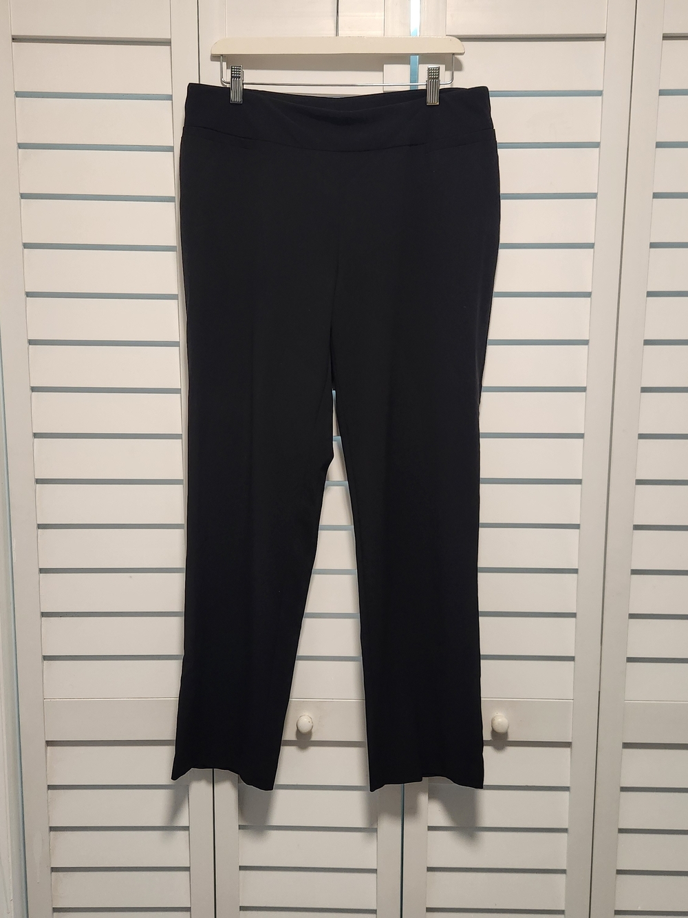Black Women's Straight-Leg Pants - Classic Everyday Style